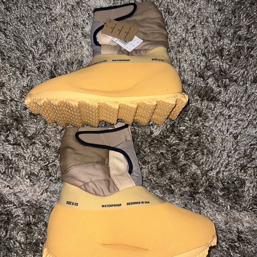 Yeezy Knit RNR Boot Sulfur by Adidas Men’s Size 8
